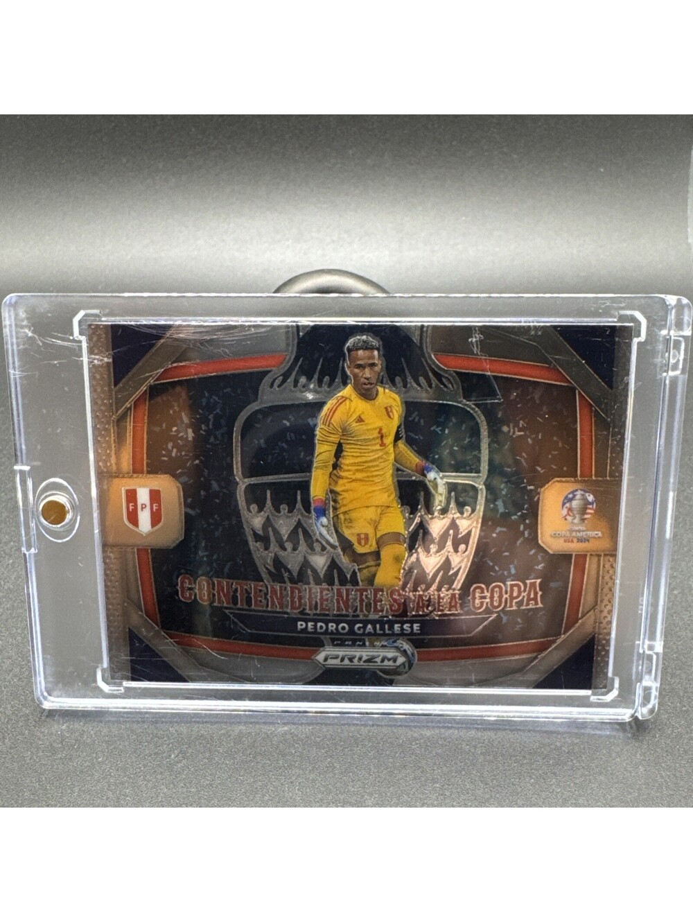 Pedro Gallese Panini Prizm Contendientes a la Copa No 32 - 2024 with Protector